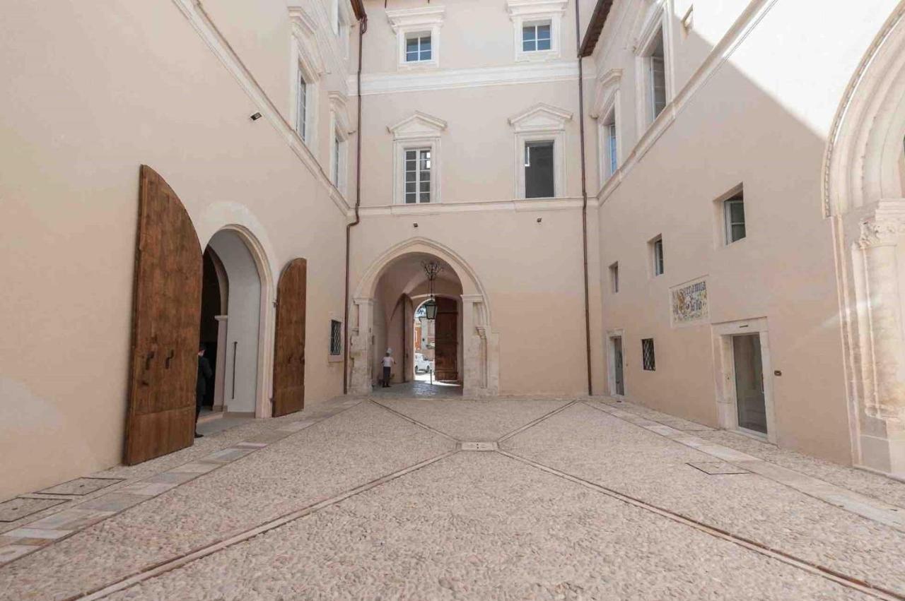 Bed and Breakfast Palazzo Pica Alfieri Centro Storico à LʼAquila Extérieur photo