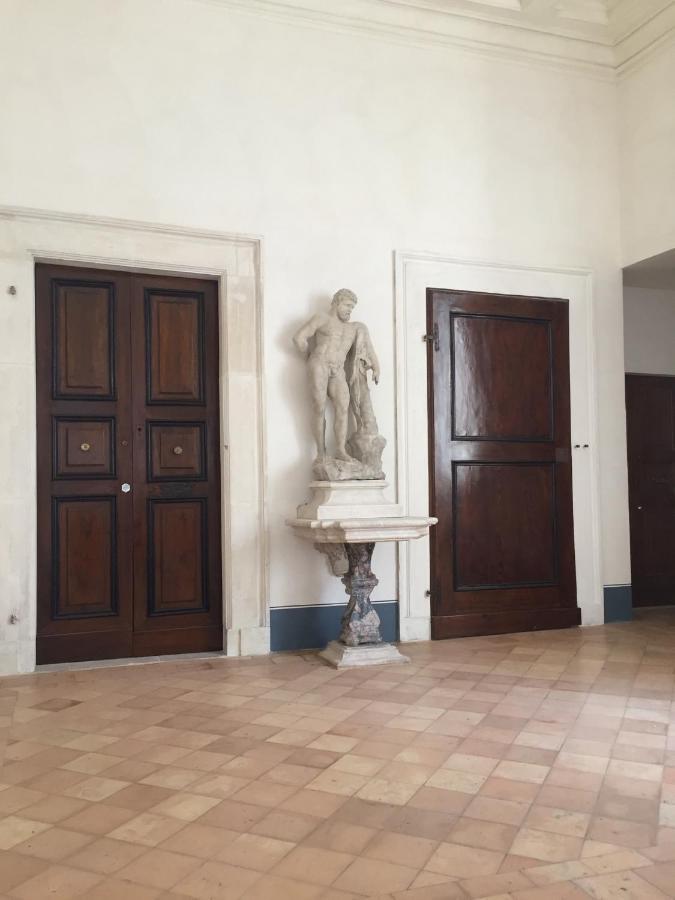 Bed and Breakfast Palazzo Pica Alfieri Centro Storico à LʼAquila Extérieur photo